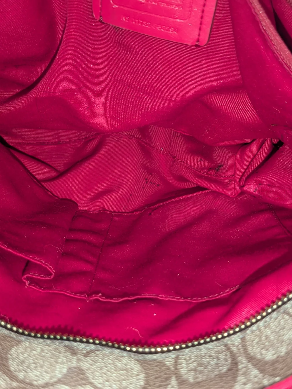 Coach classic signature